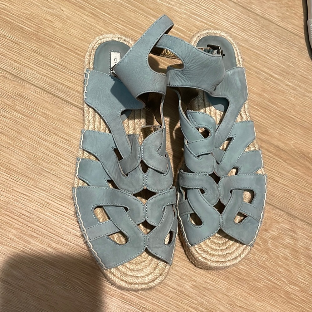 Platform sandals